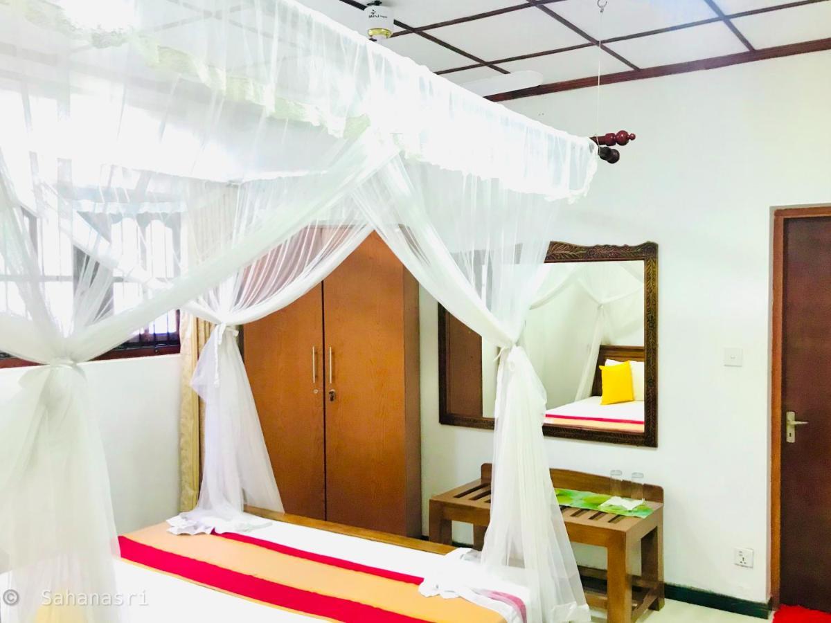 Sahana Sri Villa Bentota Exterior photo